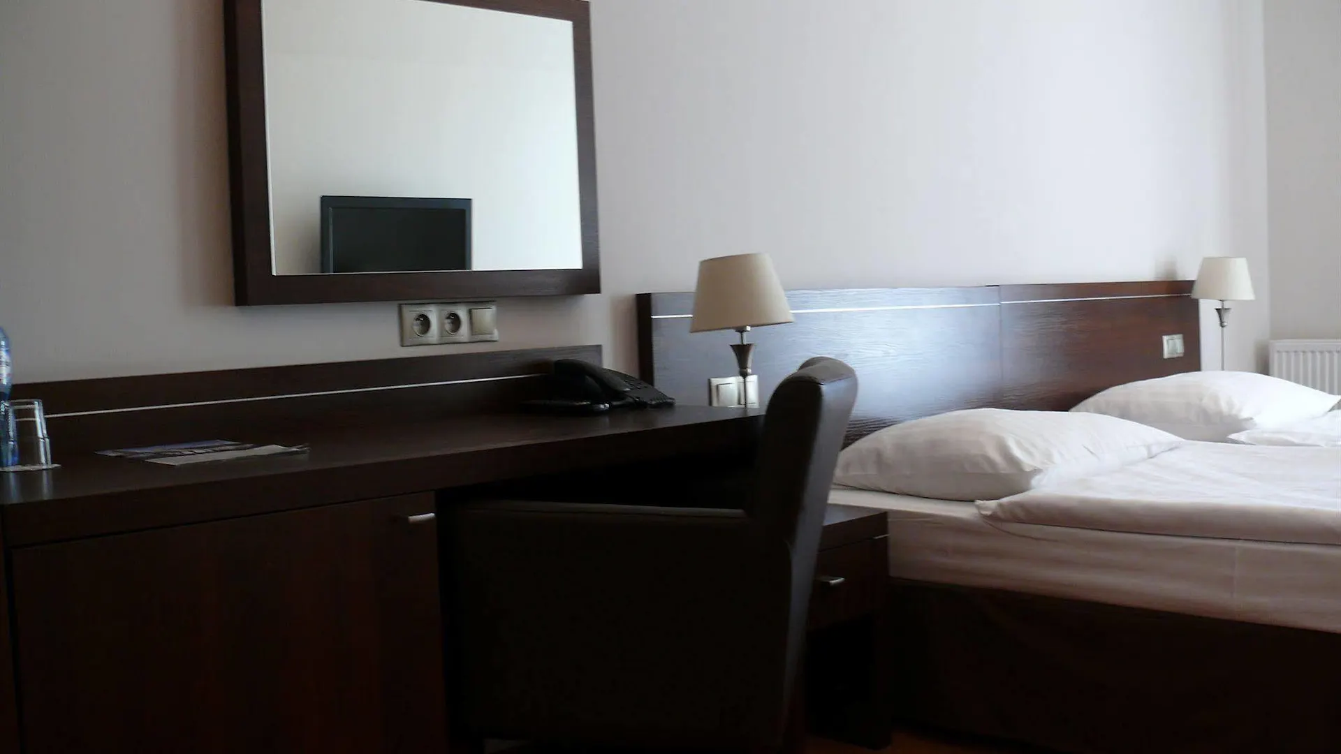 Hotel Rezydent Krakau 3*,