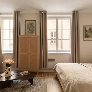 Prestigious Main Square Apartment